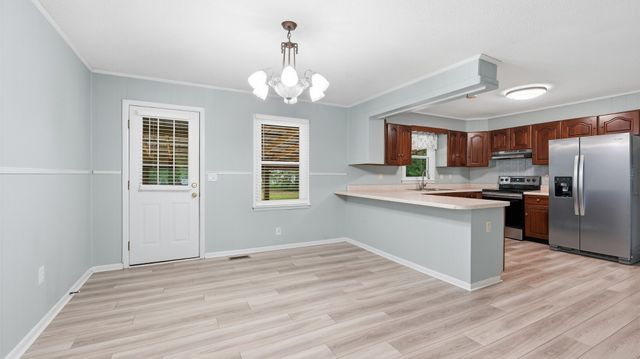 1109 McMahan St, Manchester, TN 37355