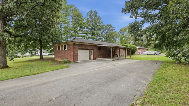 1109 McMahan St, Manchester, TN 37355