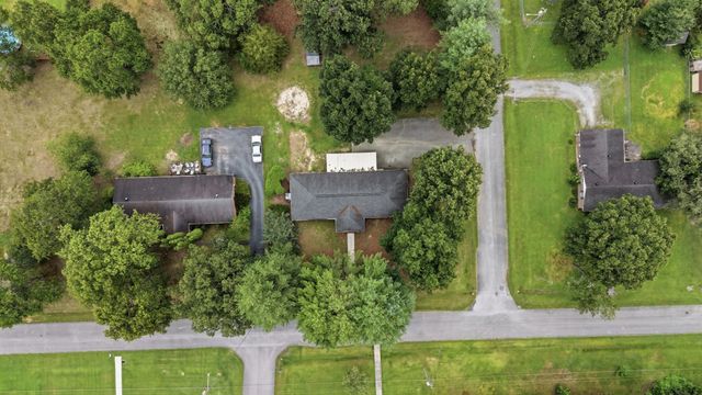 1109 McMahan St, Manchester, TN 37355