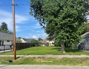 2114 Chestnut Street, Houston, TX 77009