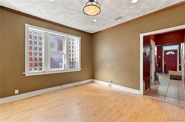 5435 Bates Street, St Louis, MO 63116