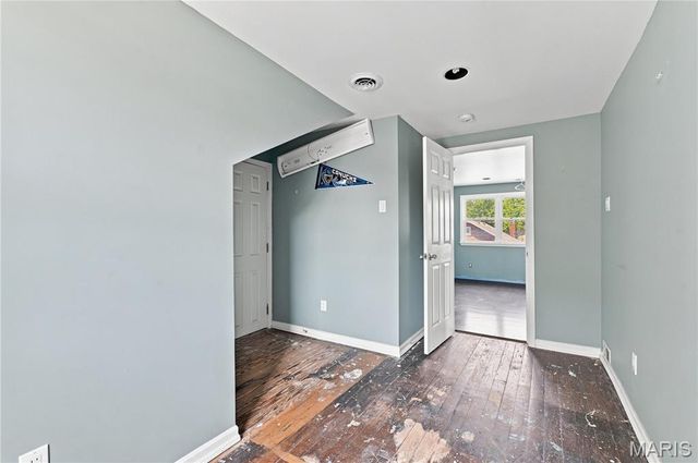 5435 Bates Street, St Louis, MO 63116