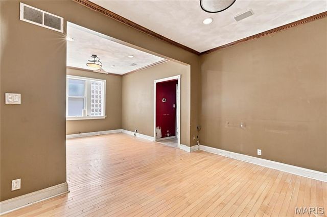 5435 Bates Street, St Louis, MO 63116