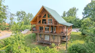810 Kings Way, Gatlinburg, TN 37738
