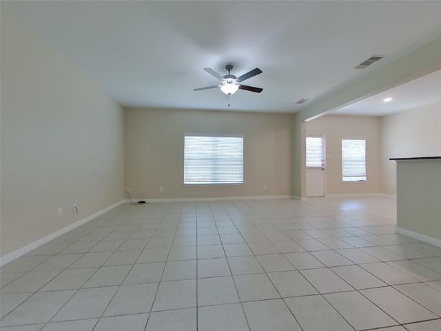 536 Red Dusk Paint Drive, La Marque, TX 77568