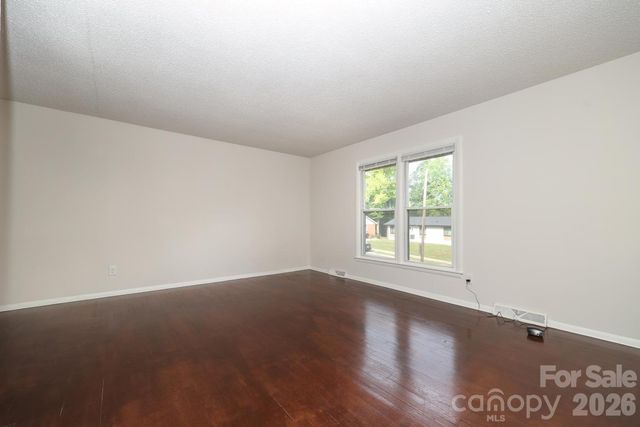 5001 Springview Road, Charlotte, NC 28213