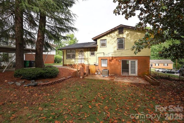 5001 Springview Road, Charlotte, NC 28213