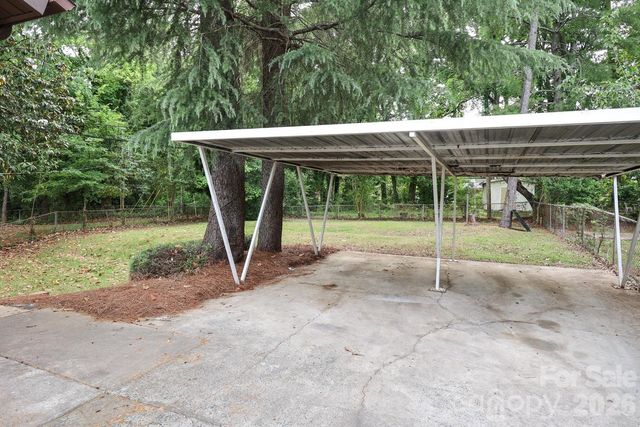 5001 Springview Road, Charlotte, NC 28213