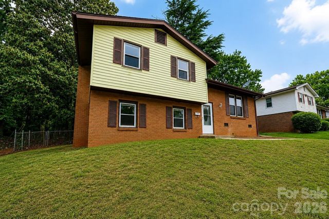 5001 Springview Road, Charlotte, NC 28213