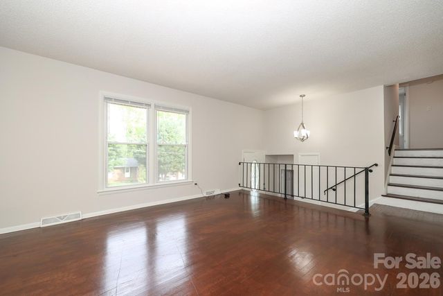 5001 Springview Road, Charlotte, NC 28213