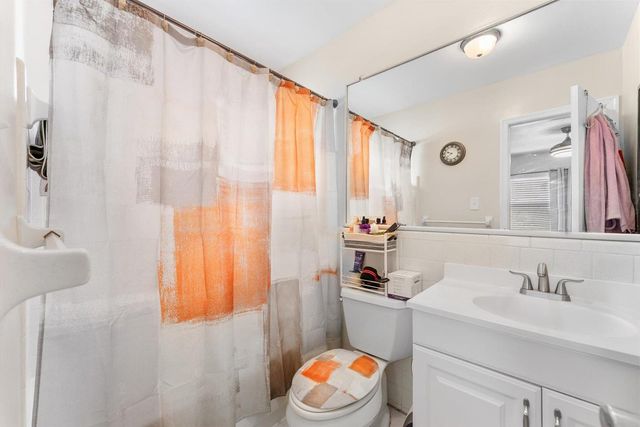 5713 NW 84th Terrace, Tamarac, FL 33321
