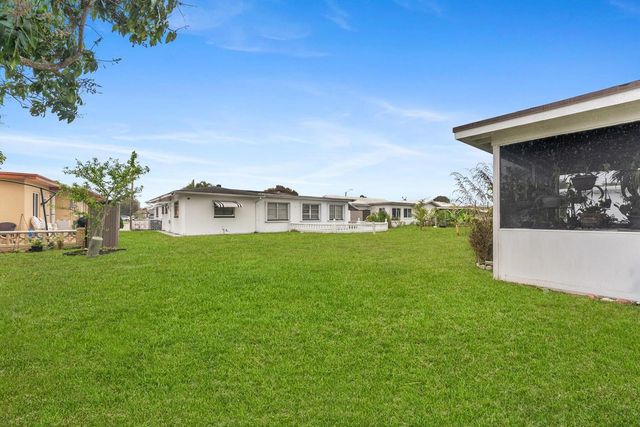 5713 NW 84th Terrace, Tamarac, FL 33321
