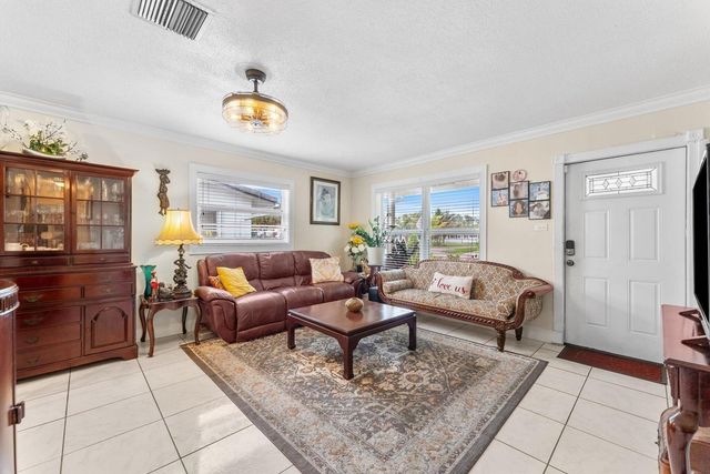 5713 NW 84th Terrace, Tamarac, FL 33321