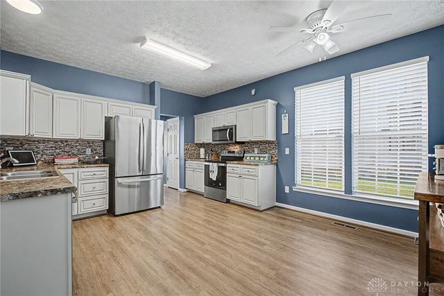 2651 Royal Gateway, Beavercreek, OH 45431