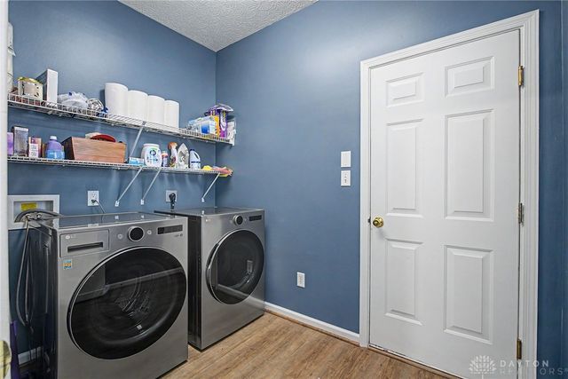 2651 Royal Gateway, Beavercreek, OH 45431