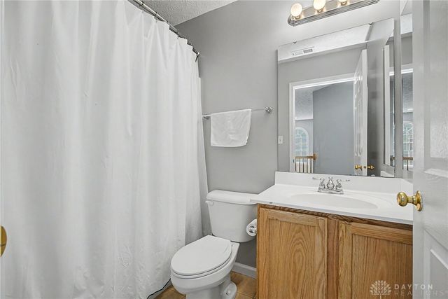 2651 Royal Gateway, Beavercreek, OH 45431