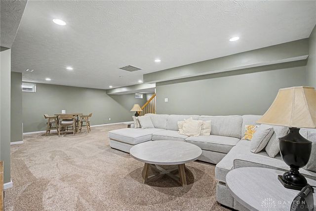 2651 Royal Gateway, Beavercreek, OH 45431