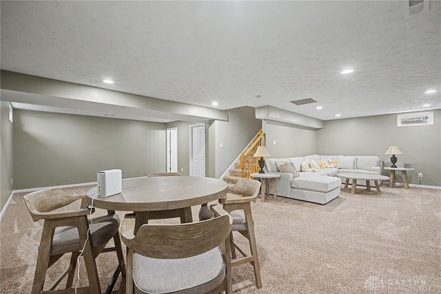 2651 Royal Gateway, Beavercreek, OH 45431