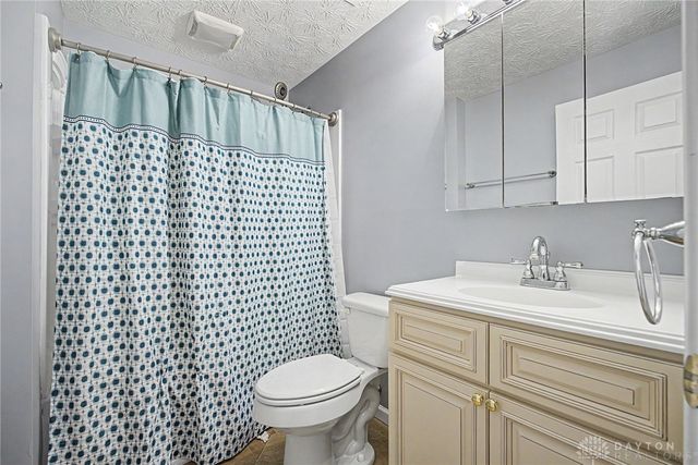 2651 Royal Gateway, Beavercreek, OH 45431