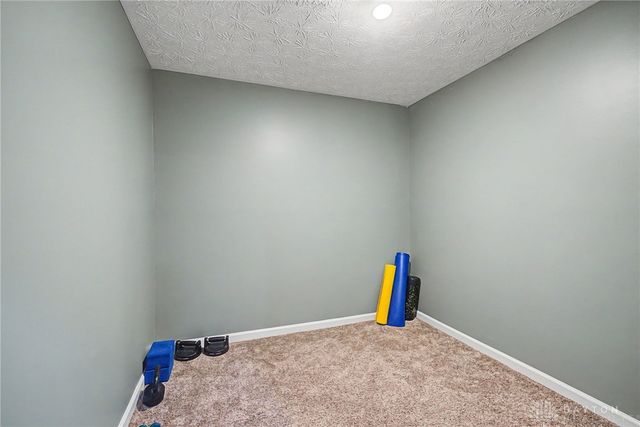 2651 Royal Gateway, Beavercreek, OH 45431
