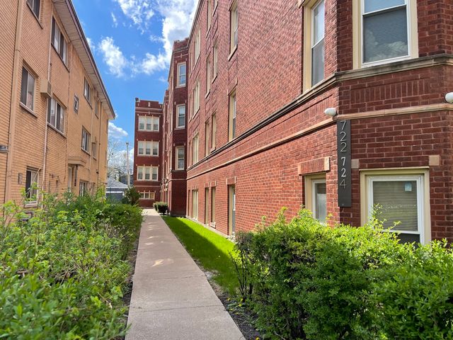 722 N AUSTIN Boulevard 3W, Oak Park, IL 60302