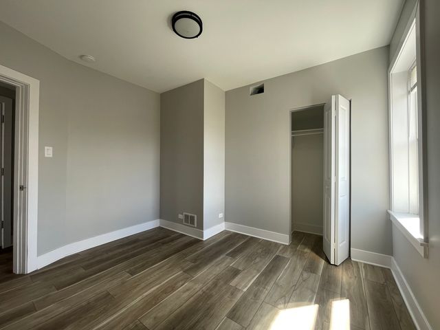 722 N AUSTIN Boulevard 3W, Oak Park, IL 60302