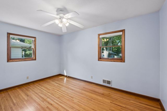 702 Madison Street S, Shakopee, MN 55379