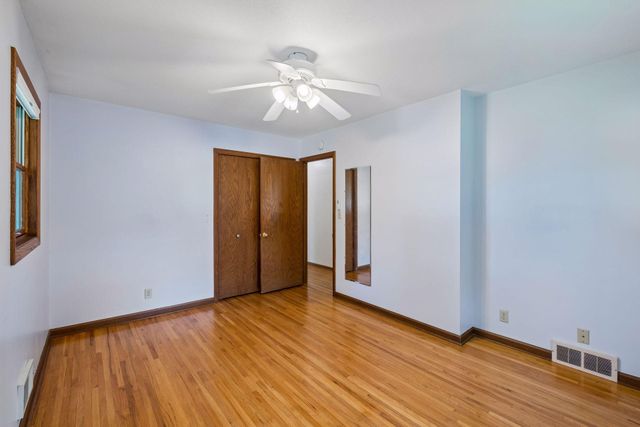 702 Madison Street S, Shakopee, MN 55379