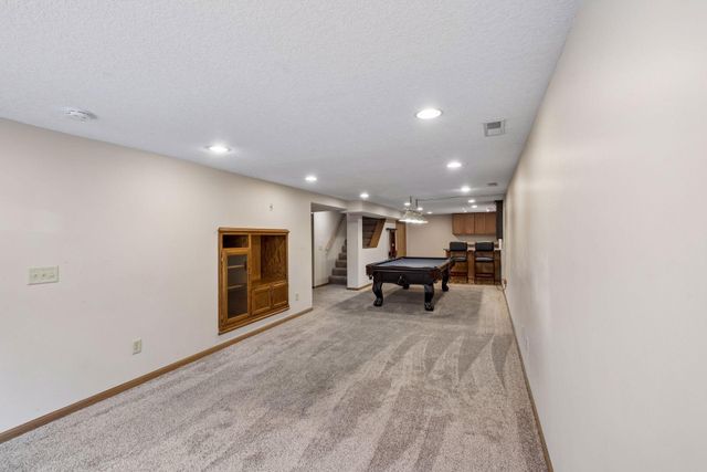 702 Madison Street S, Shakopee, MN 55379