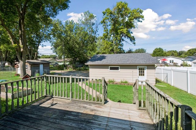 702 Madison Street S, Shakopee, MN 55379