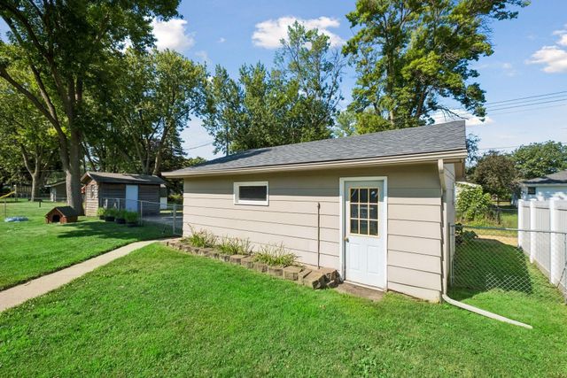 702 Madison Street S, Shakopee, MN 55379