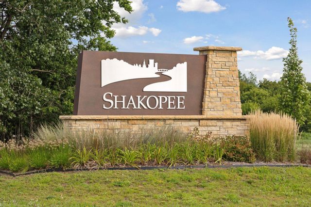 702 Madison Street S, Shakopee, MN 55379