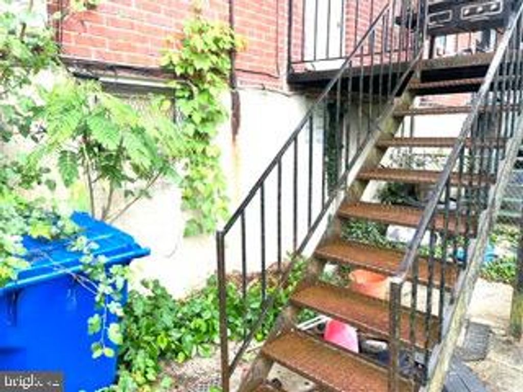 Image 5 of property listing at 3916 GRANTLEY ROAD, Baltimore, MD 21215