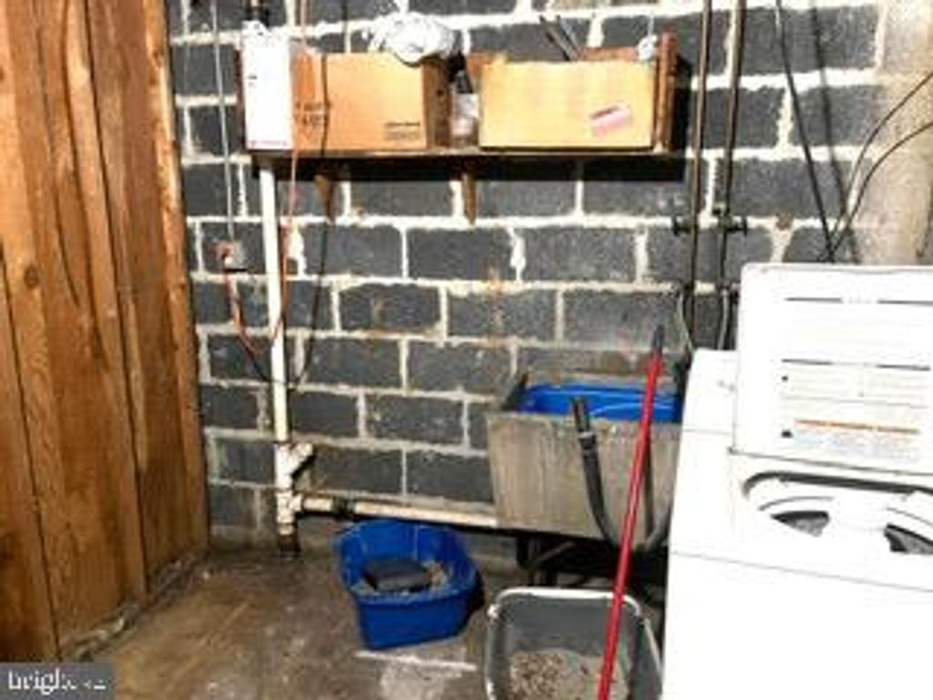 Image 8 of property listing at 3916 GRANTLEY ROAD, Baltimore, MD 21215