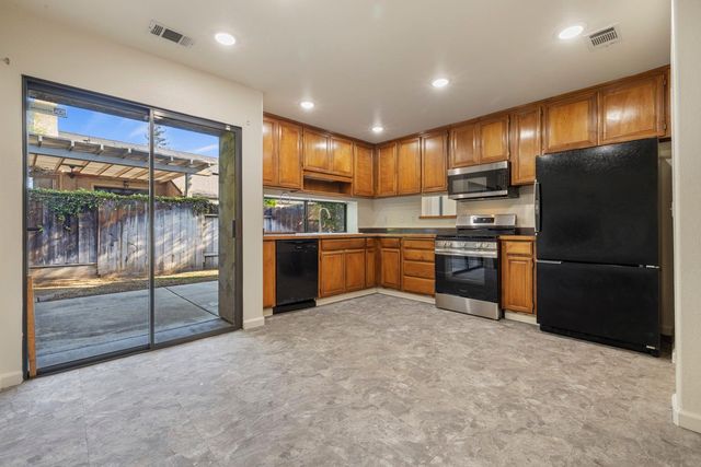 1162 Sonora Ave, Manteca, CA 95337