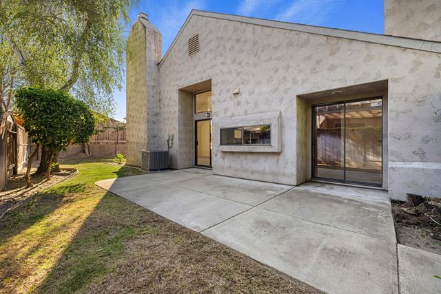 1162 Sonora Ave, Manteca, CA 95337