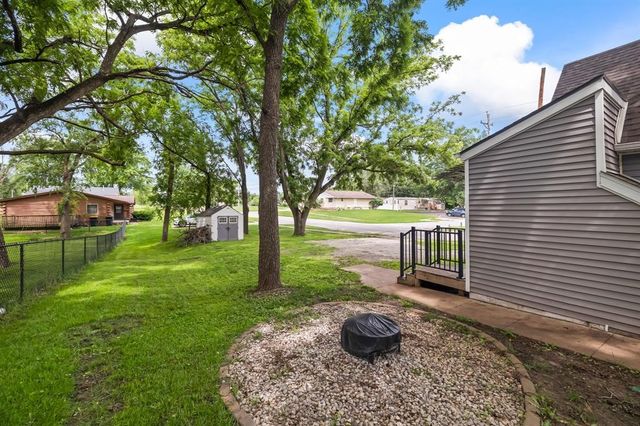 402 S 11th Street, Adel, IA 50003