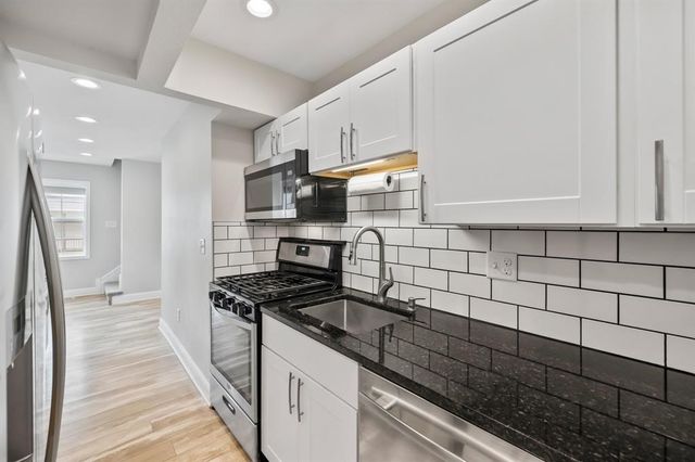 402 S 11th Street, Adel, IA 50003