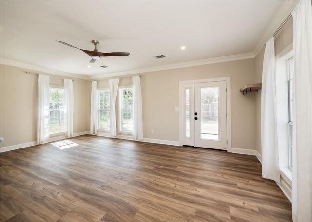 117 Vista Oaks DR, Dripping Springs, TX 78620