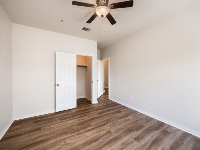 117 Vista Oaks DR, Dripping Springs, TX 78620