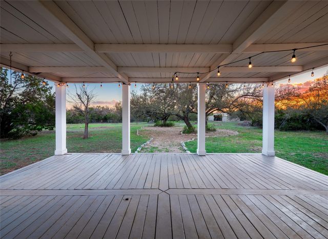 117 Vista Oaks DR, Dripping Springs, TX 78620