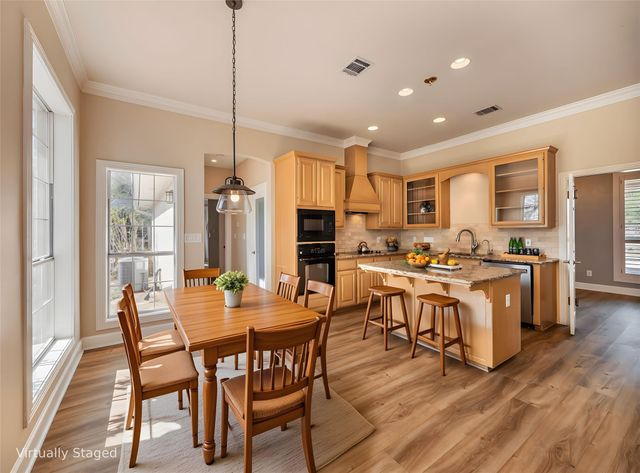 117 Vista Oaks DR, Dripping Springs, TX 78620