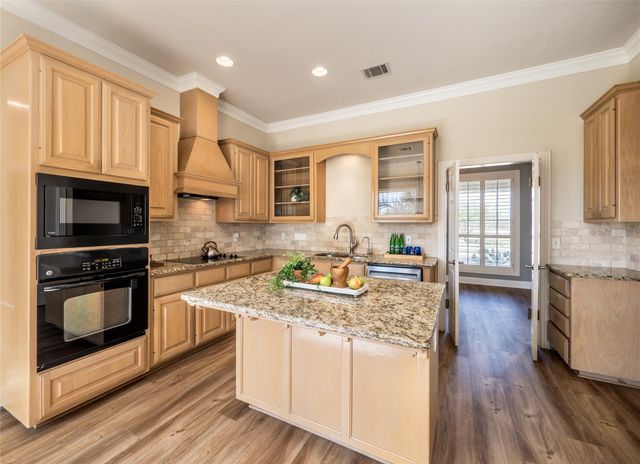 117 Vista Oaks DR, Dripping Springs, TX 78620