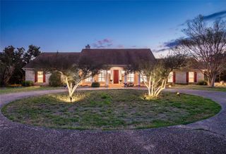 117 Vista Oaks DR, Dripping Springs, TX 78620