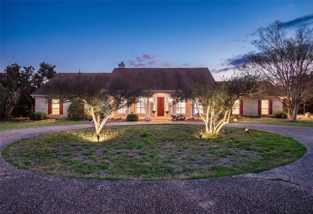 117 Vista Oaks DR, Dripping Springs, TX 78620