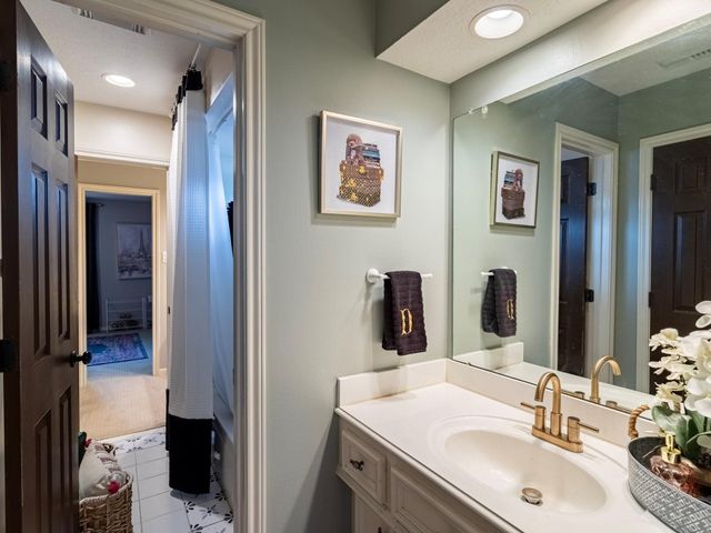 14706 Sandy Creek Drive, Houston, TX 77070