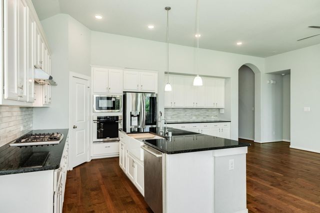 4015 Shackleton Court, Iowa Colony, TX 77583