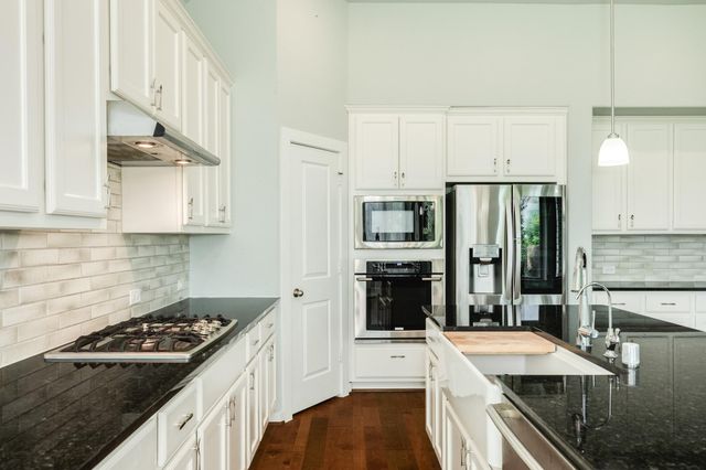4015 Shackleton Court, Iowa Colony, TX 77583