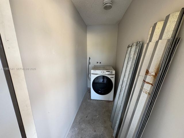 7520 W 15th Ct, Hialeah, FL 33014