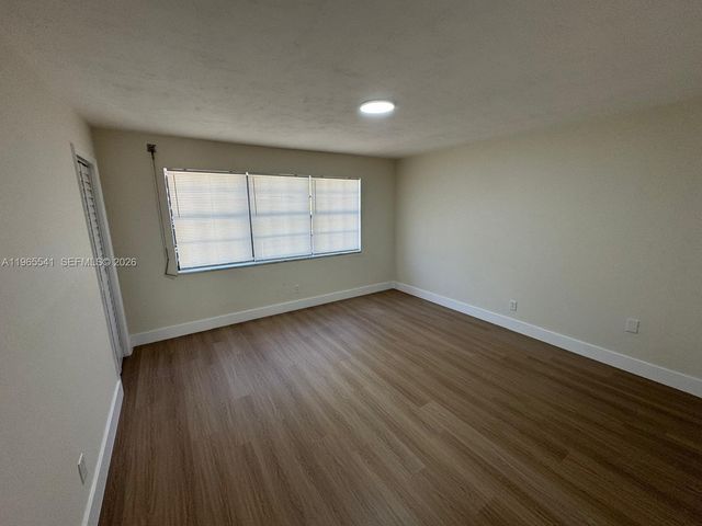 7520 W 15th Ct, Hialeah, FL 33014